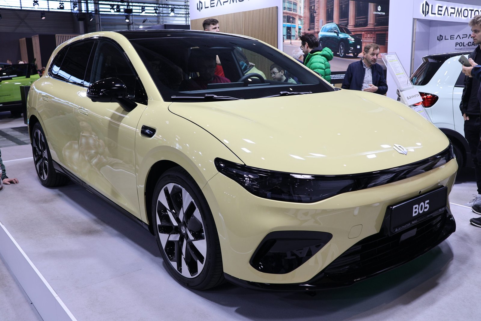 Yellow Leapmotor B05, front three-quarter view at the 2026 Poznań Motor Show